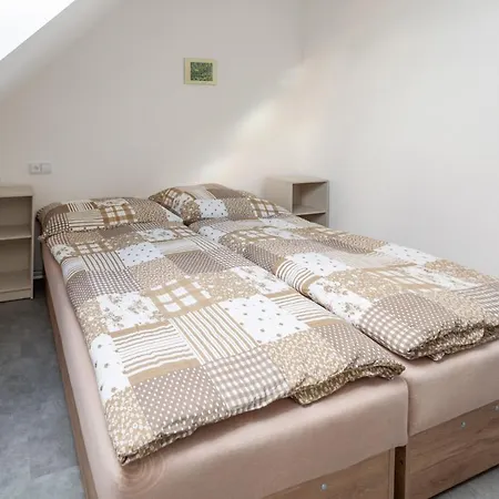 Apartmany Domek U Lesa Bitov Exterior photo