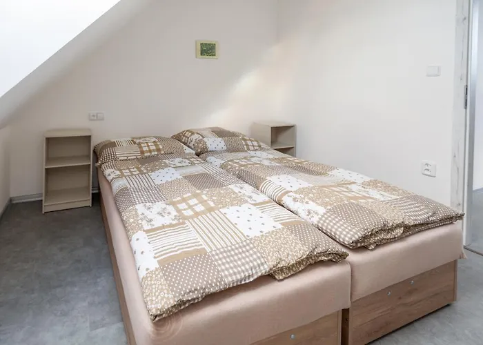 Apartmany Domek U Lesa